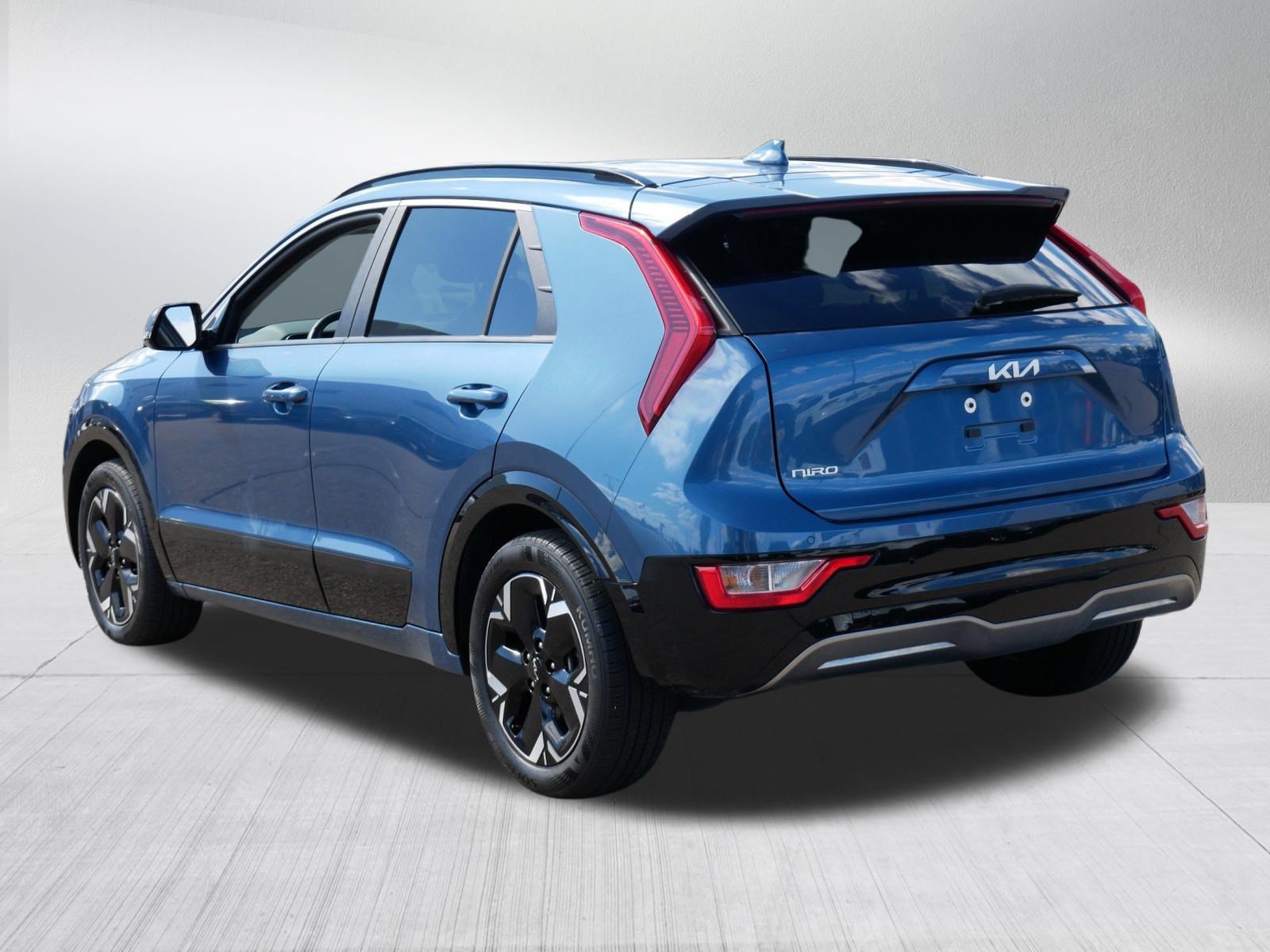 Used 2024 Kia Niro Wind w/ Wind Preserve Package FWD image 5
