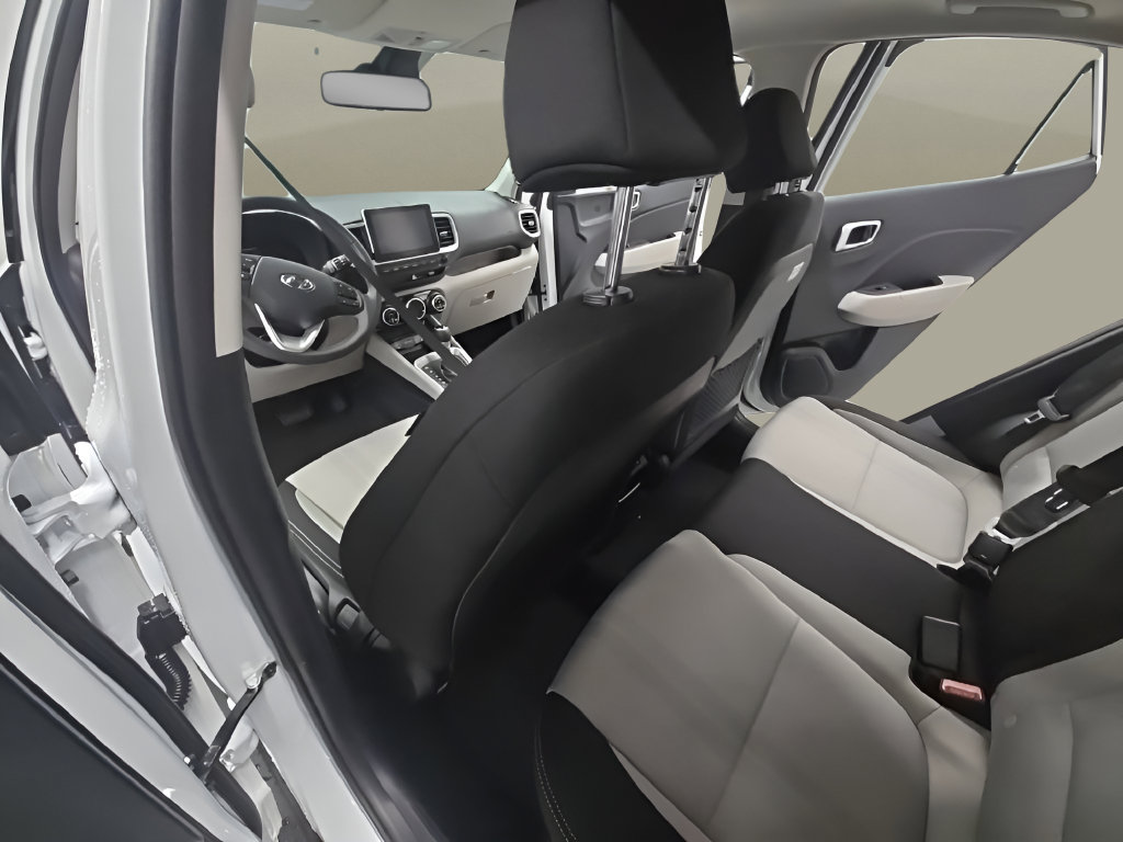 New 2026 Hyundai Venue SEL FWD image 17