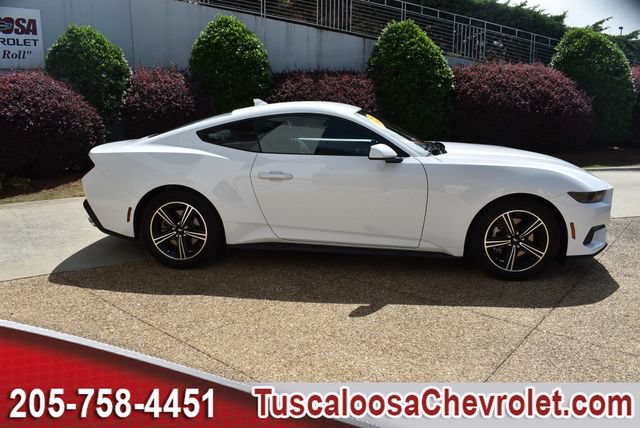 Used 2025 Ford Mustang Coupe RWD image 11