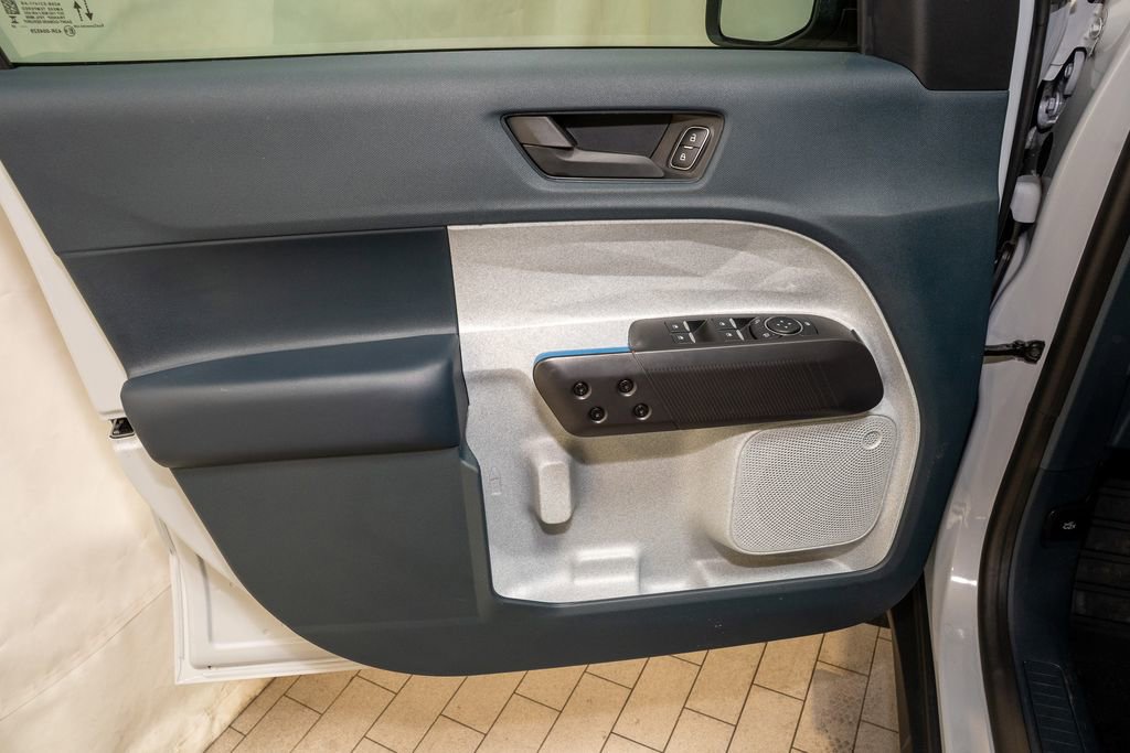 Used 2025 Ford Maverick XLT w/ XLT Luxury Package image 11