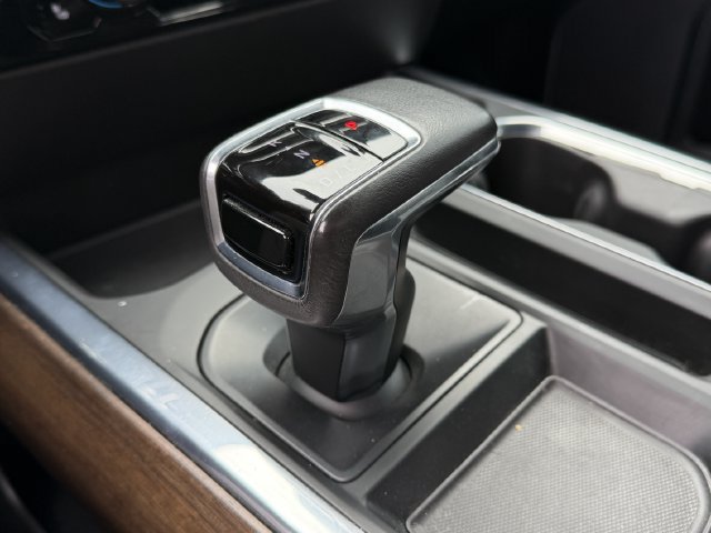 Used 2022 Chevrolet Silverado 1500 High Country w/ High Country Premium Package AWD/4WD image 19