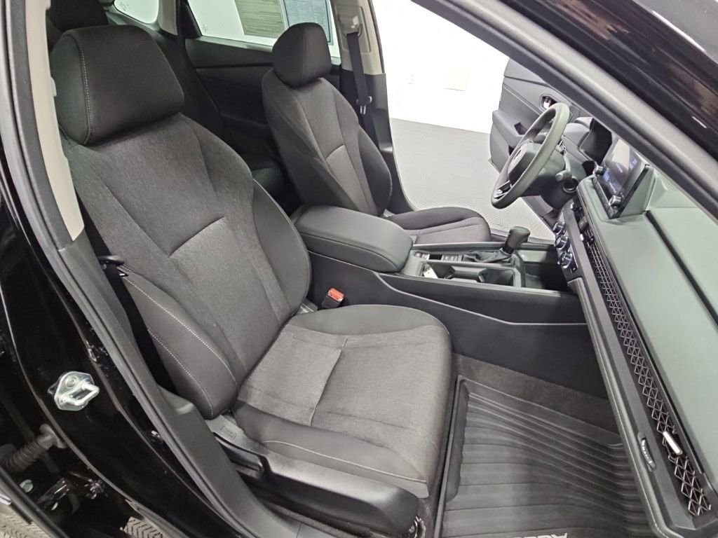 Used 2025 Honda Accord SE image 36