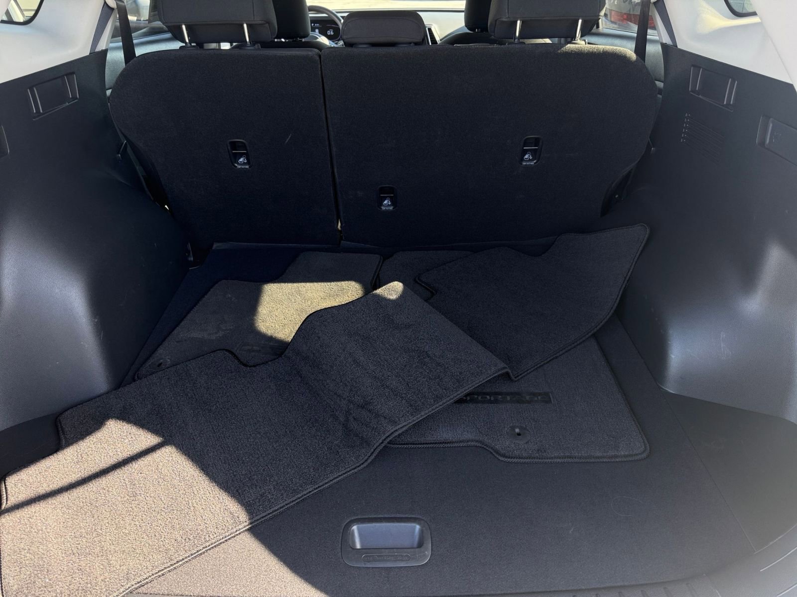 Used 2025 Kia Sportage LX image 30