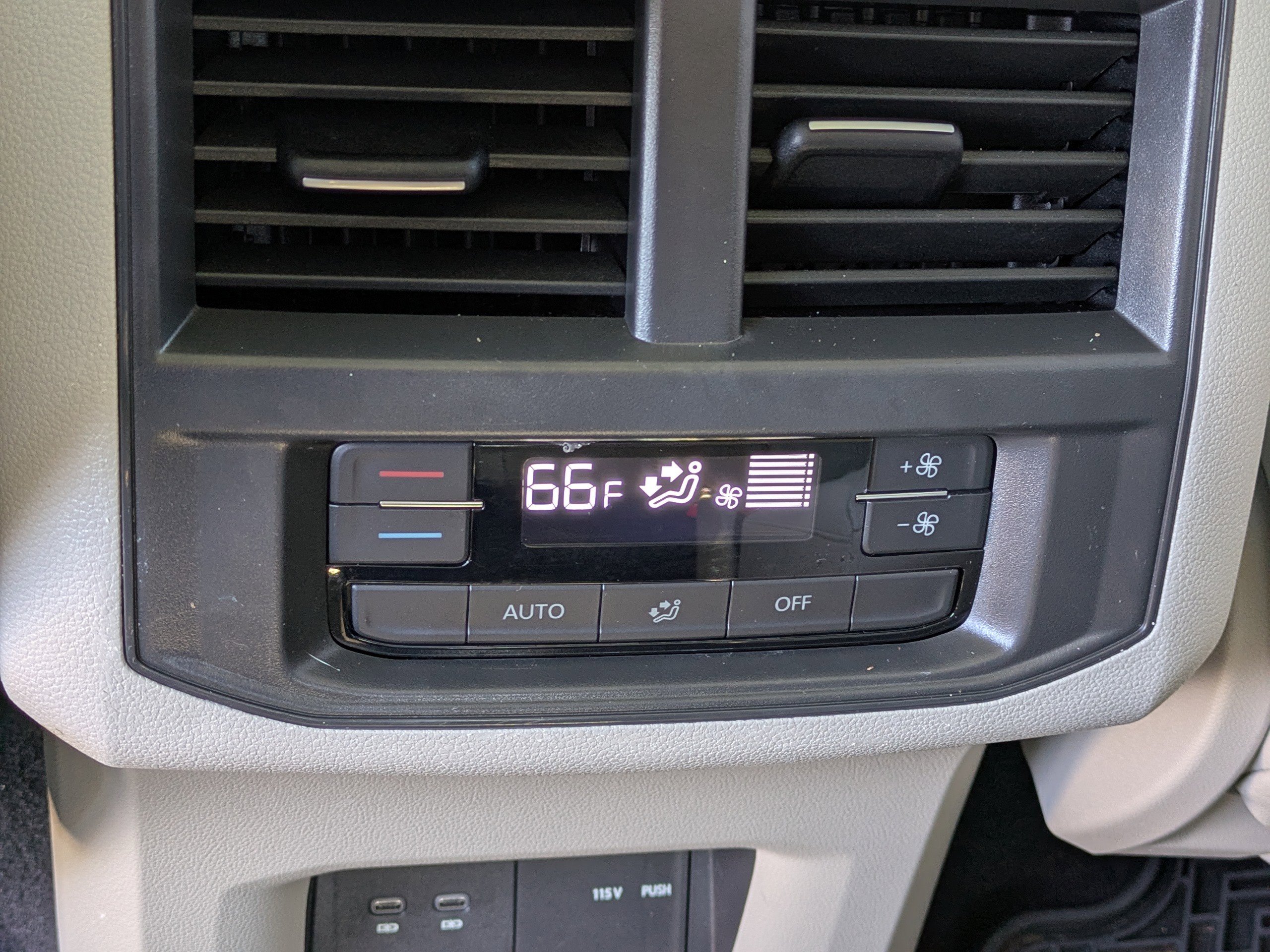 Used 2021 Volkswagen Atlas SEL image 16