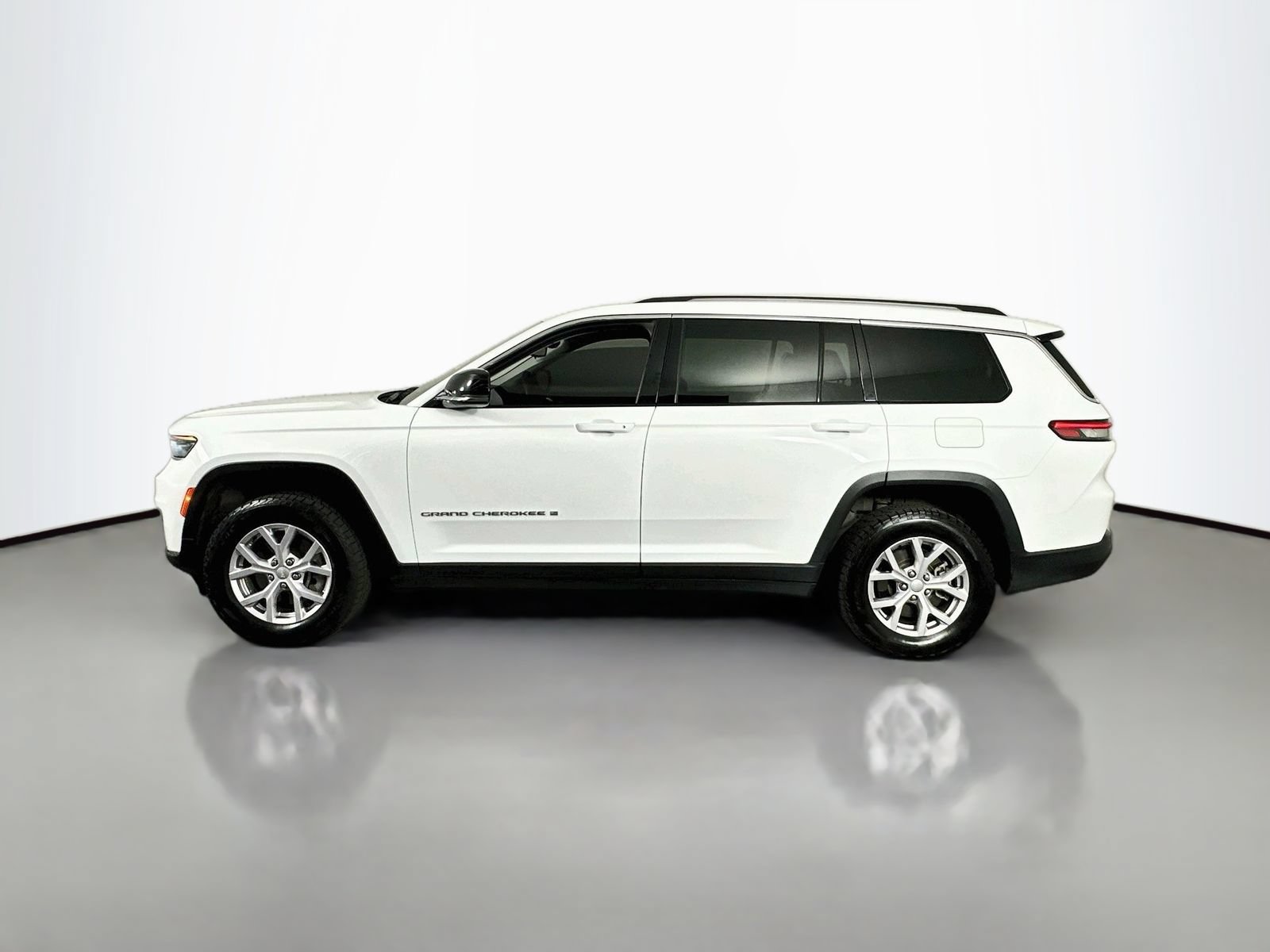 Used 2022 Jeep Grand Cherokee L Limited w/ Trailer Tow Group (B) AWD/4WD image 5