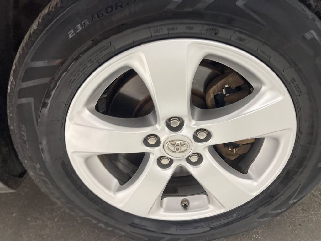 Used 2013 Toyota Sienna L FWD image 34