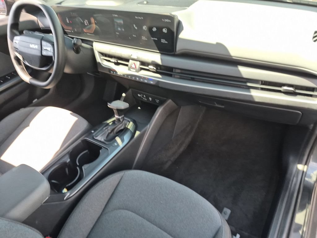 Used 2025 Kia K4 FWD image 32