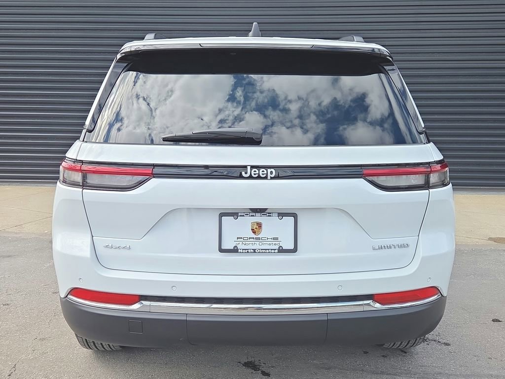 Used 2025 Jeep Grand Cherokee Limited AWD/4WD image 23