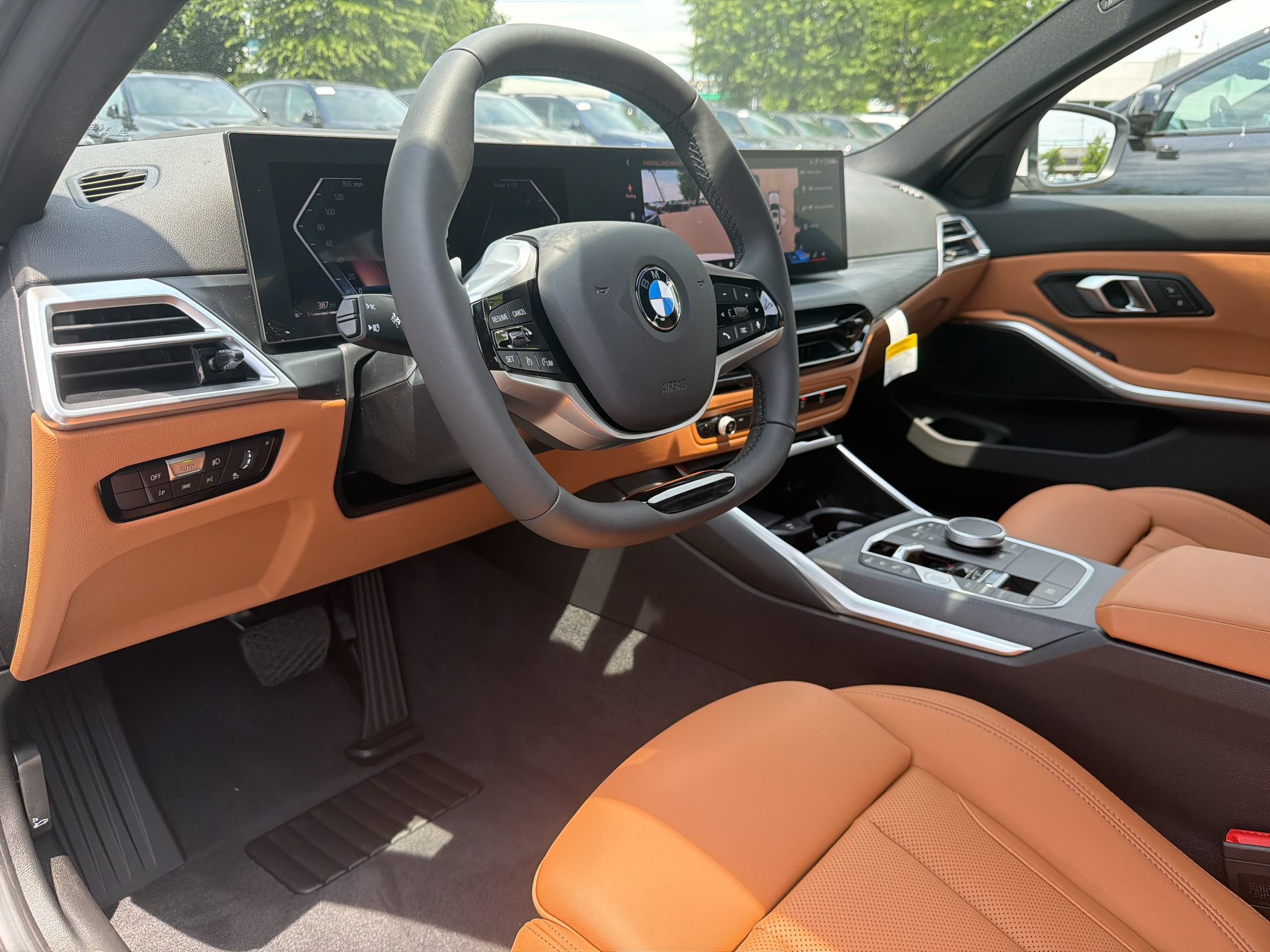 Used 2026 BMW 330i xDrive Sedan w/ Premium Package AWD/4WD image 4