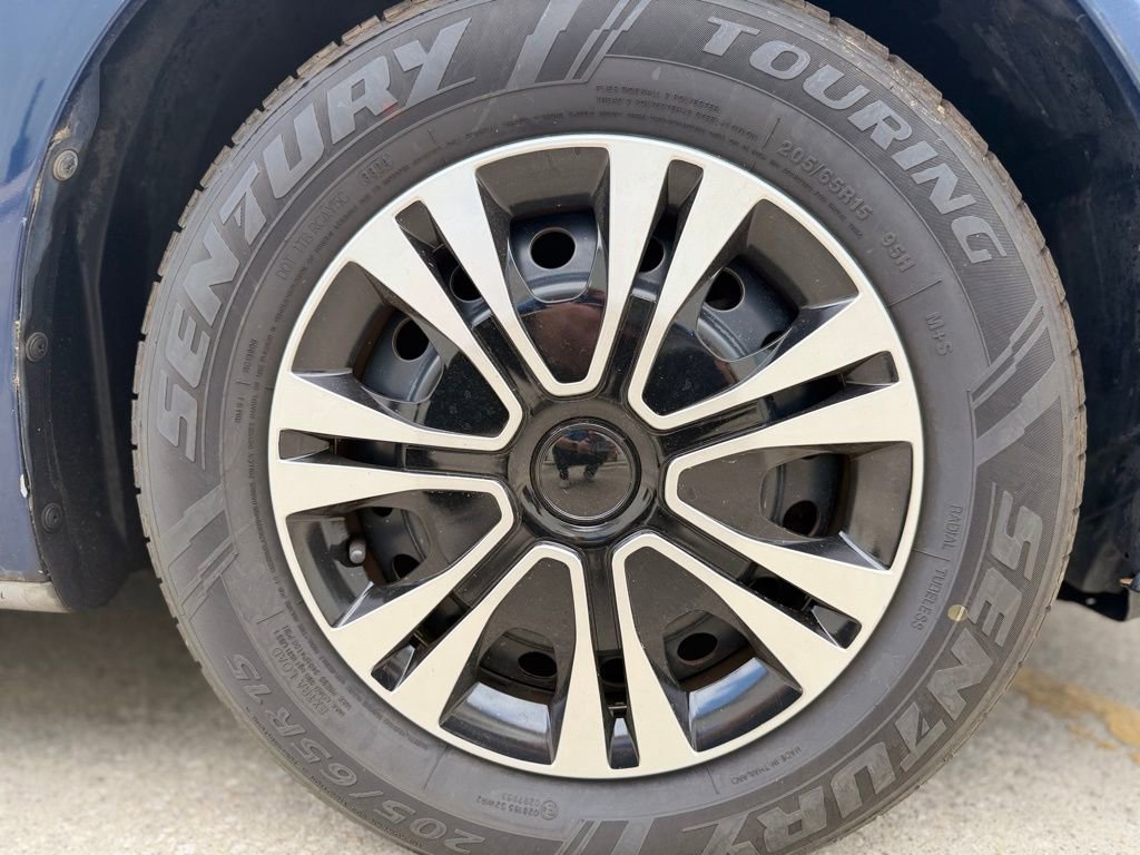 Used 2005 Toyota Camry LE FWD image 12