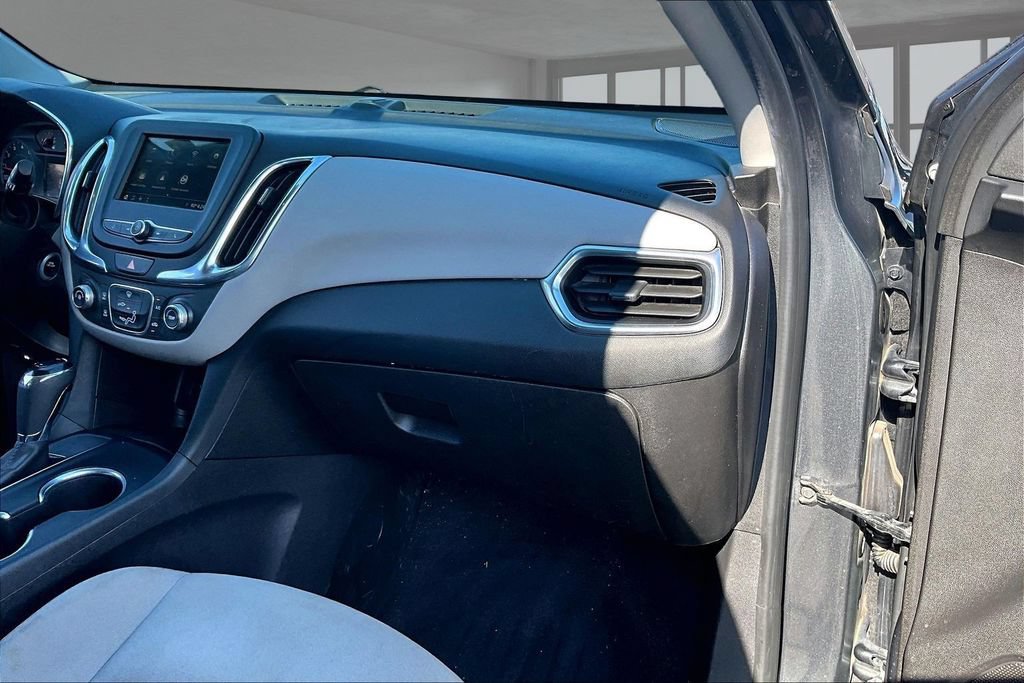 Used 2019 Chevrolet Equinox LS w/ LS Convenience Package FWD image 17