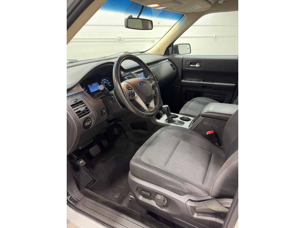 Used 2018 Ford Flex SE FWD image 14