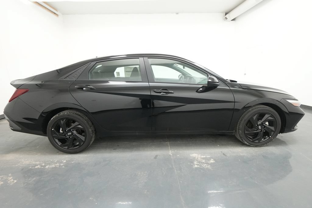 New 2026 Hyundai Elantra Sport FWD image 9