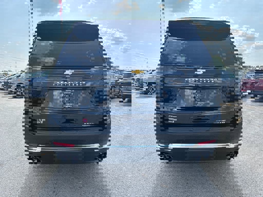 New 2025 Chevrolet Suburban Premier image 4