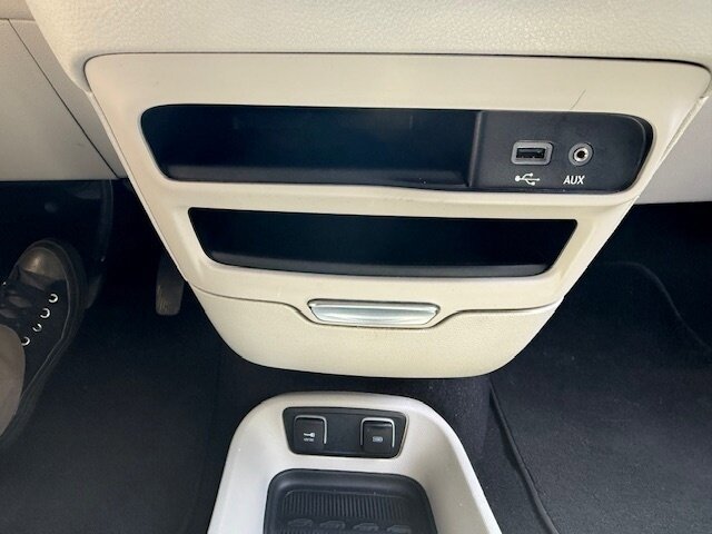 Used 2020 Chrysler Voyager Lxi image 27