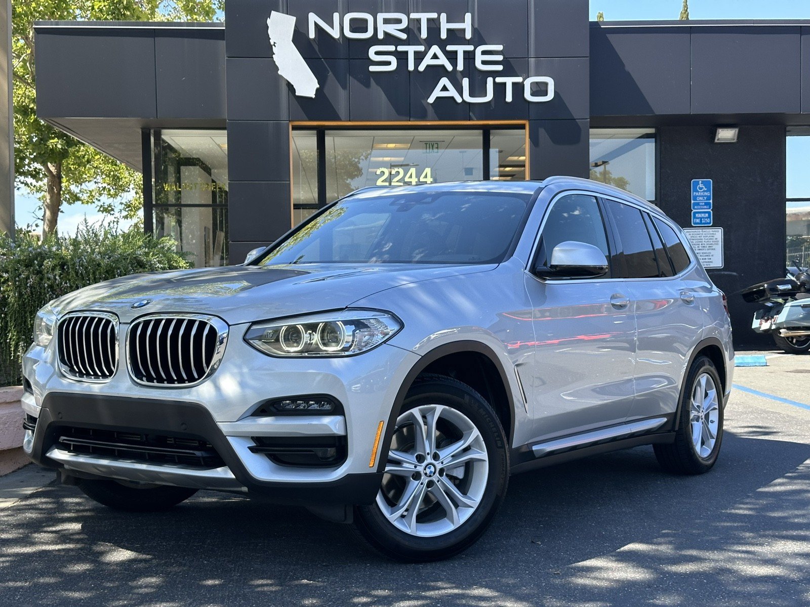 Used 2021 BMW X3 xDrive30i AWD/4WD image 2