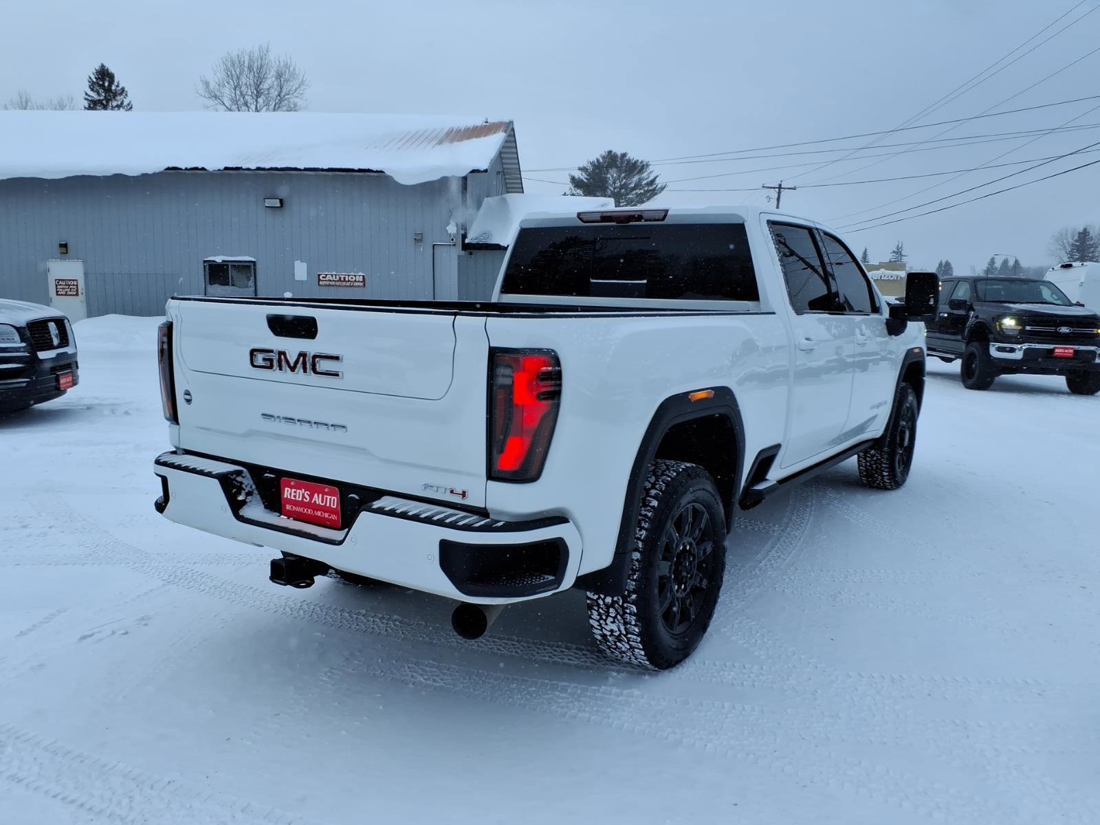 Used 2025 GMC Sierra 2500 AT4 w/ AT4 Premium Plus Package image 6