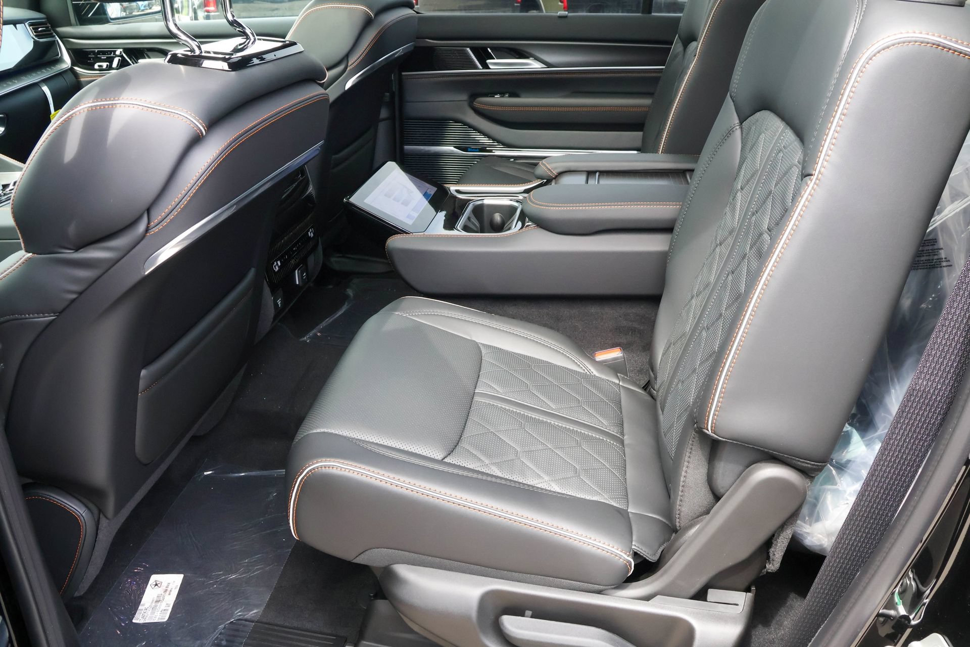New 2026 Jeep Grand Wagoneer L Summit AWD/4WD image 17