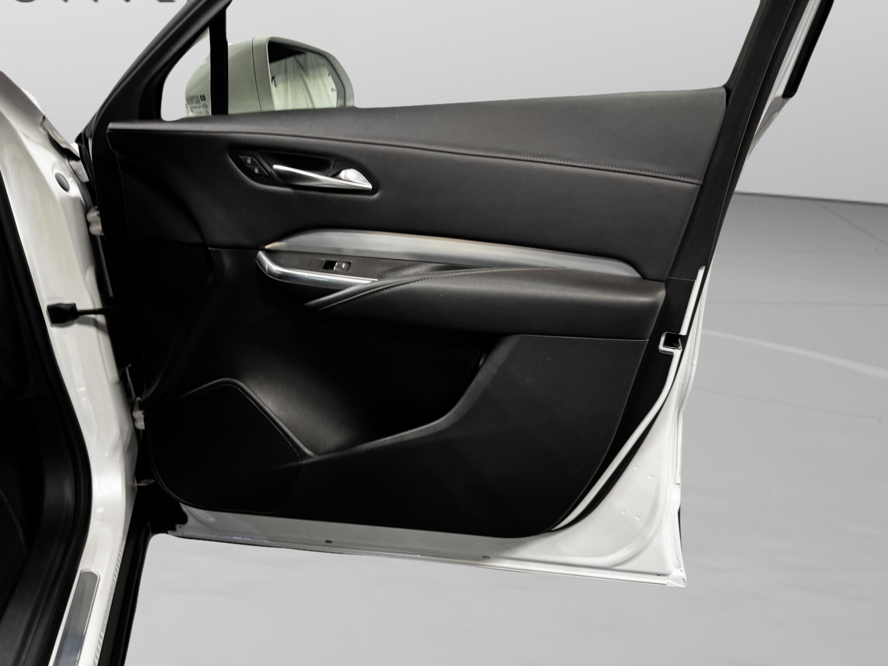 Used 2020 Cadillac XT4 Premium Luxury w/ Driver Awareness Package image 17