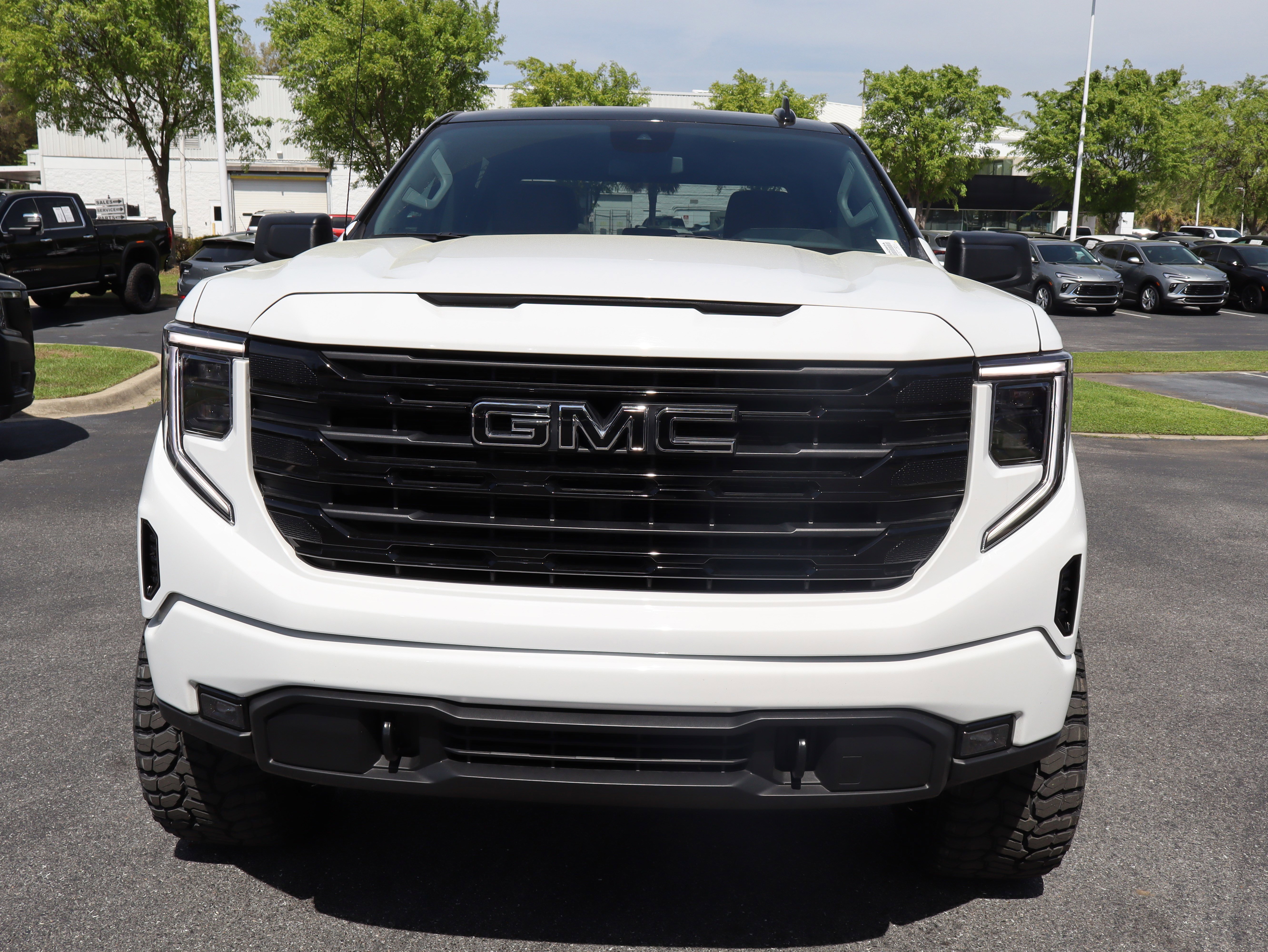 Used 2025 GMC Sierra 1500 Elevation AWD/4WD image 3
