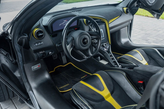 Used 2020 McLaren 720S Performance RWD image 26