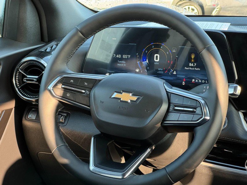 Used 2026 Chevrolet Equinox LT image 12