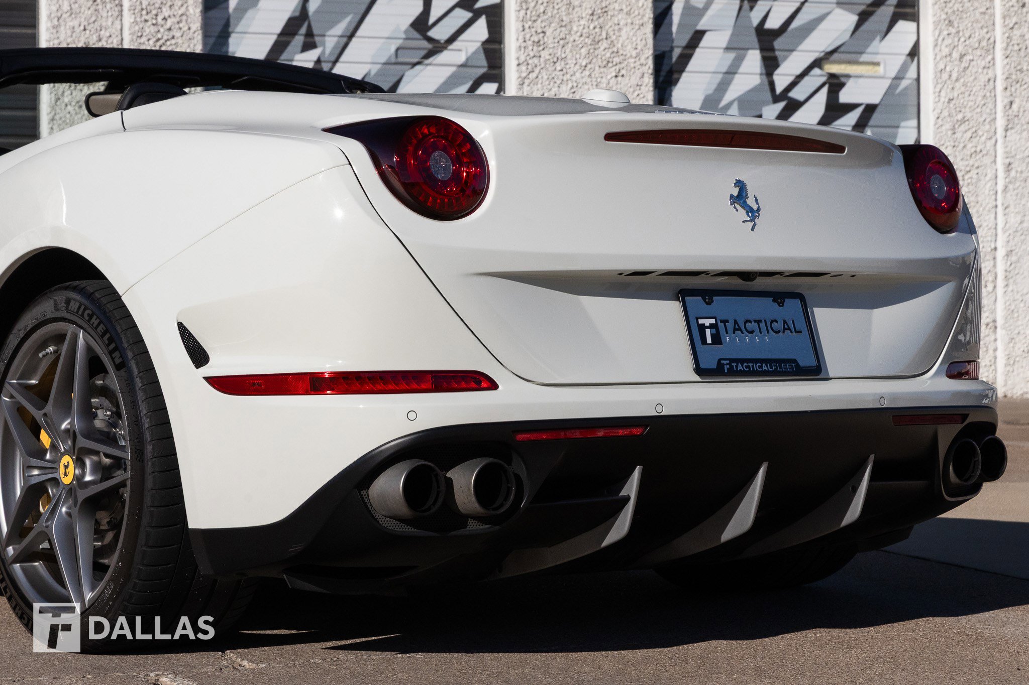 Used 2015 Ferrari California T image 12