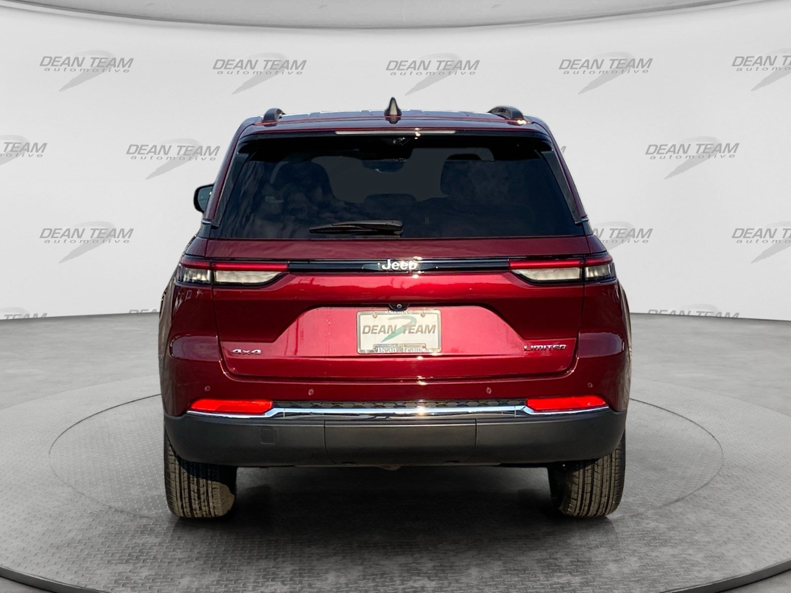 Used 2023 Jeep Grand Cherokee Limited w/ Luxury Tech Group II AWD/4WD image 7