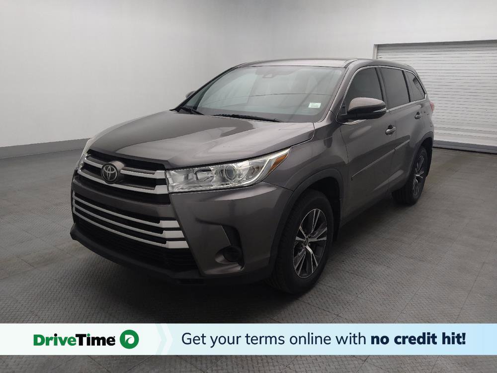 Used 2019 Toyota Highlander LE FWD image 1