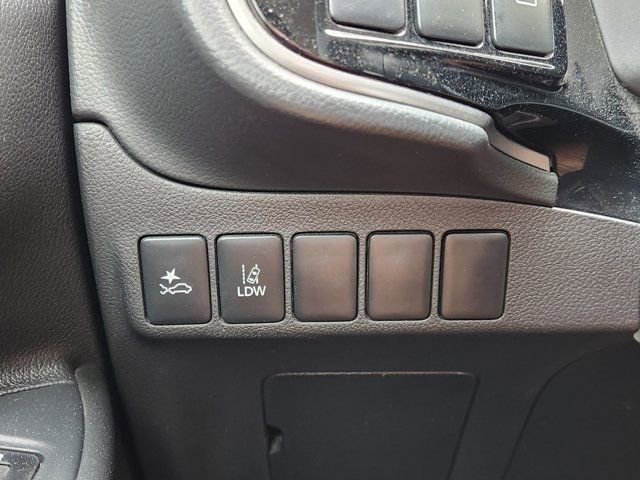 Used 2020 Mitsubishi Outlander SE image 24