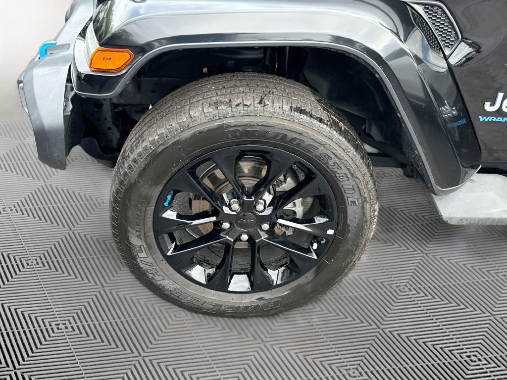 Certified 2023 Jeep Wrangler Unlimited Sahara AWD/4WD image 35