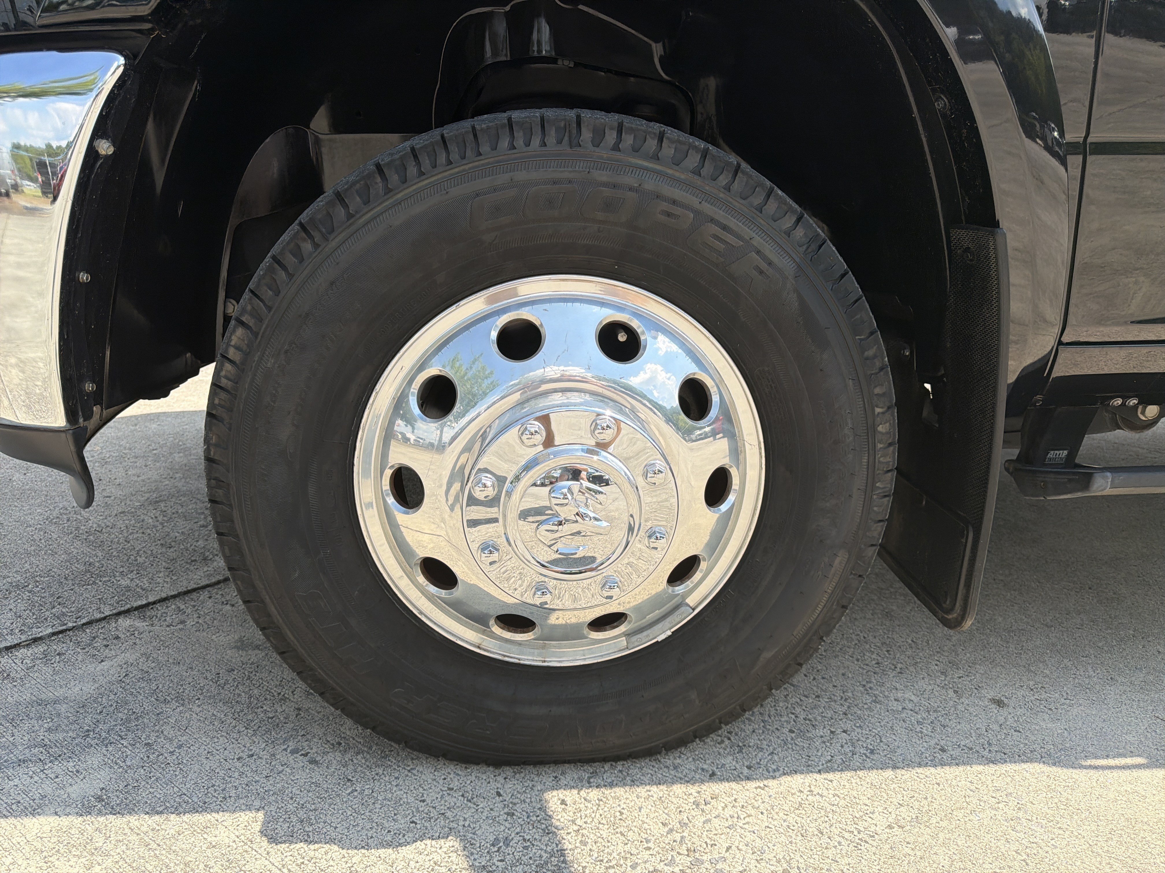 Used 2018 RAM 3500 Laramie w/ Convenience Group AWD/4WD image 11