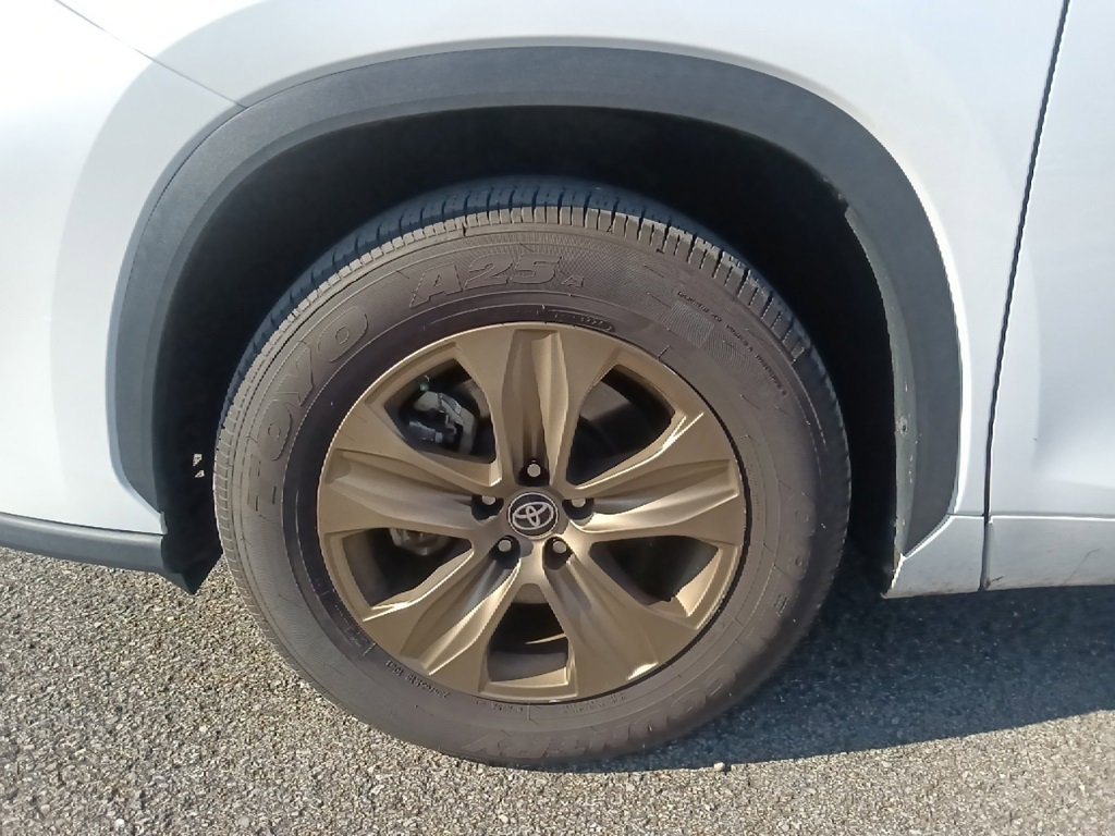 Used 2023 Toyota Highlander Bronze Edition image 10