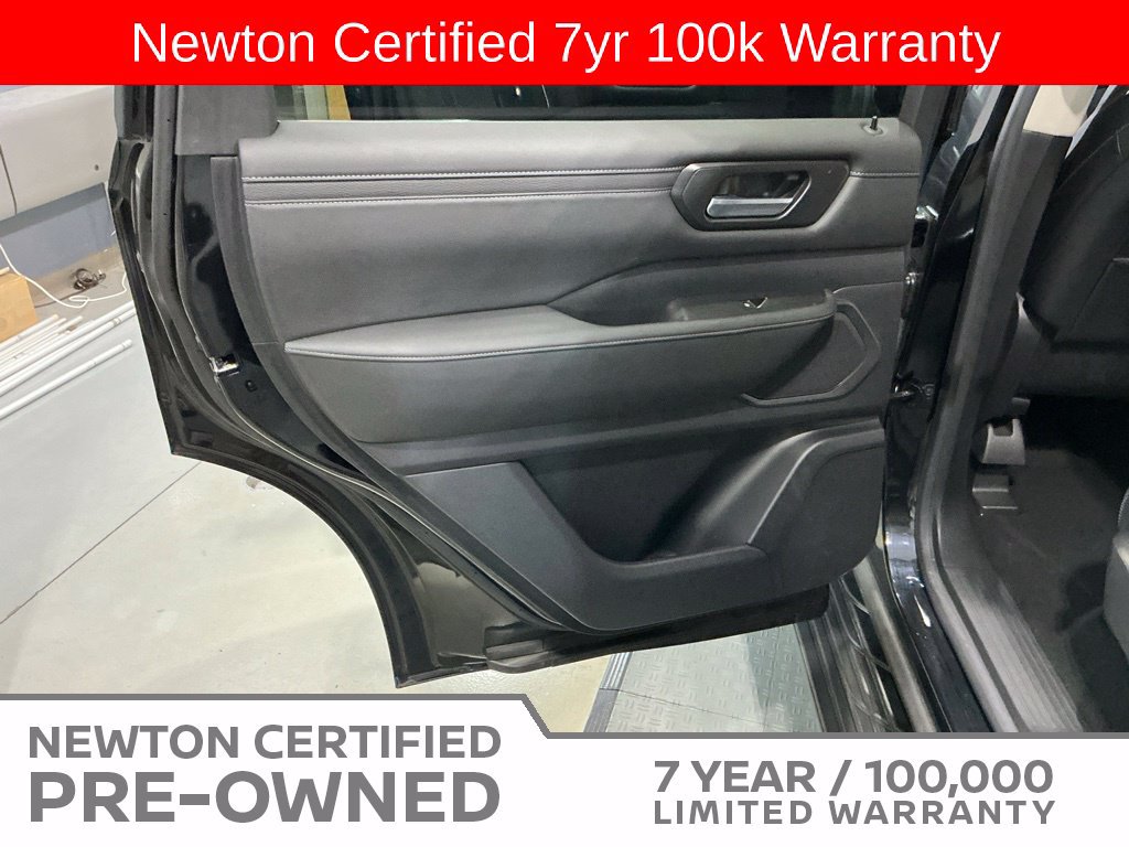 Used 2025 Nissan Armada SV RWD image 42
