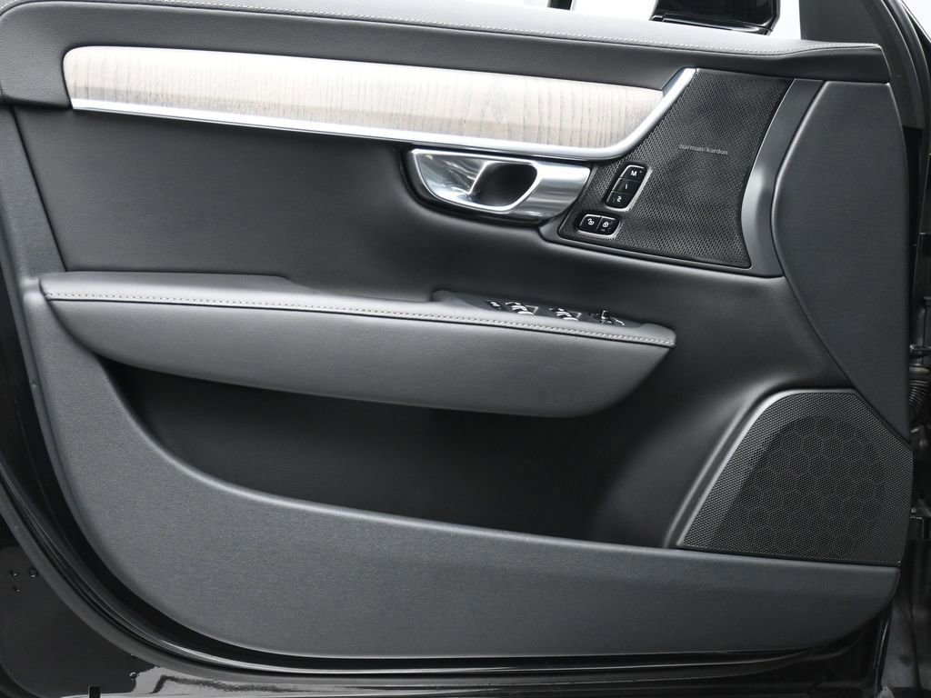 Used 2023 Volvo S90 B6 Ultimate w/ Protection Package Premier image 9