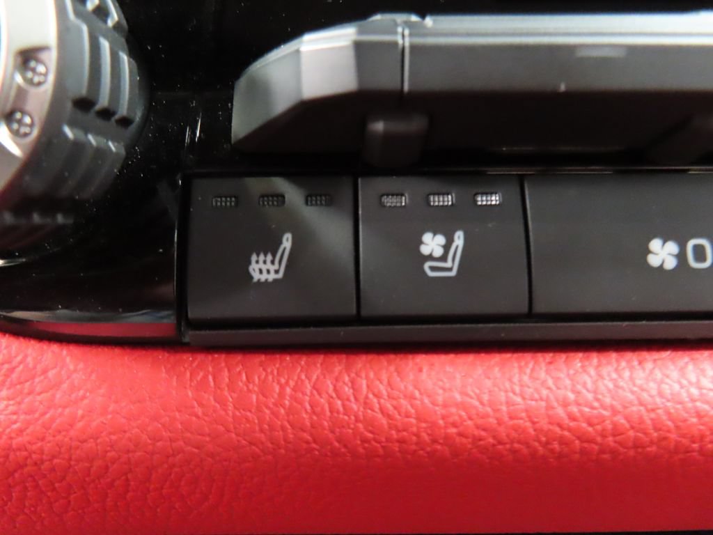Used 2025 Toyota Tundra Limited AWD/4WD image 61