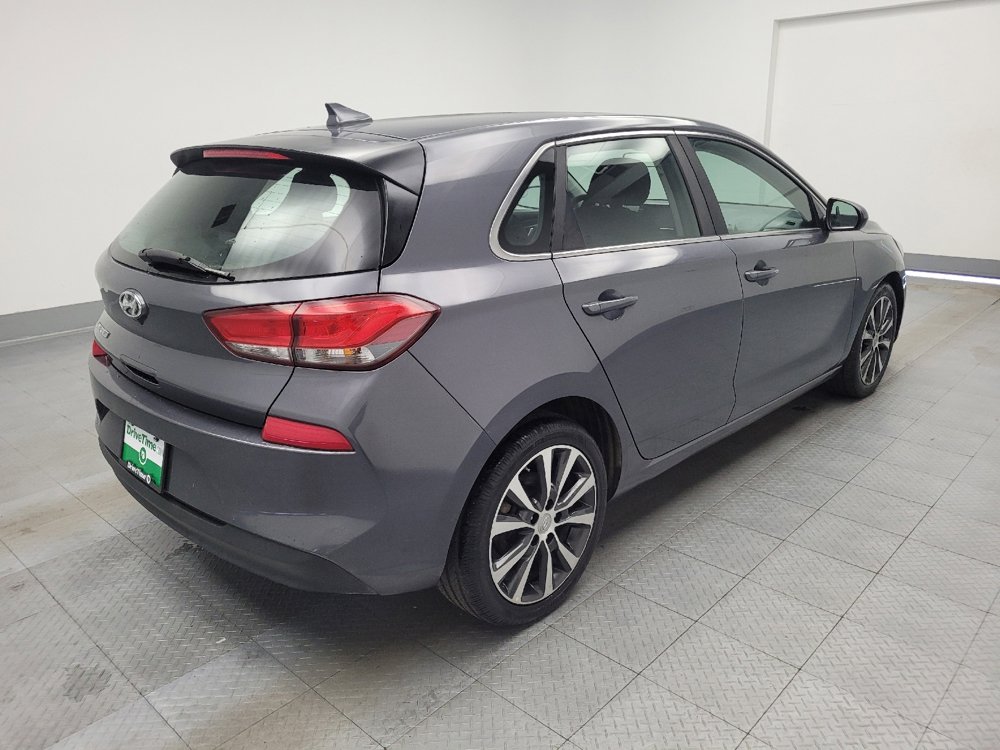 Used 2018 Hyundai Elantra GT image 9