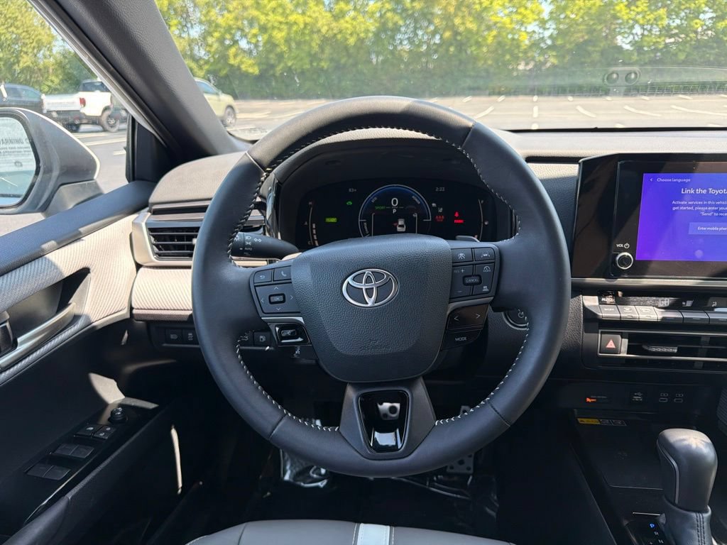 Used 2025 Toyota Camry SE w/ Convenience Package FWD image 12