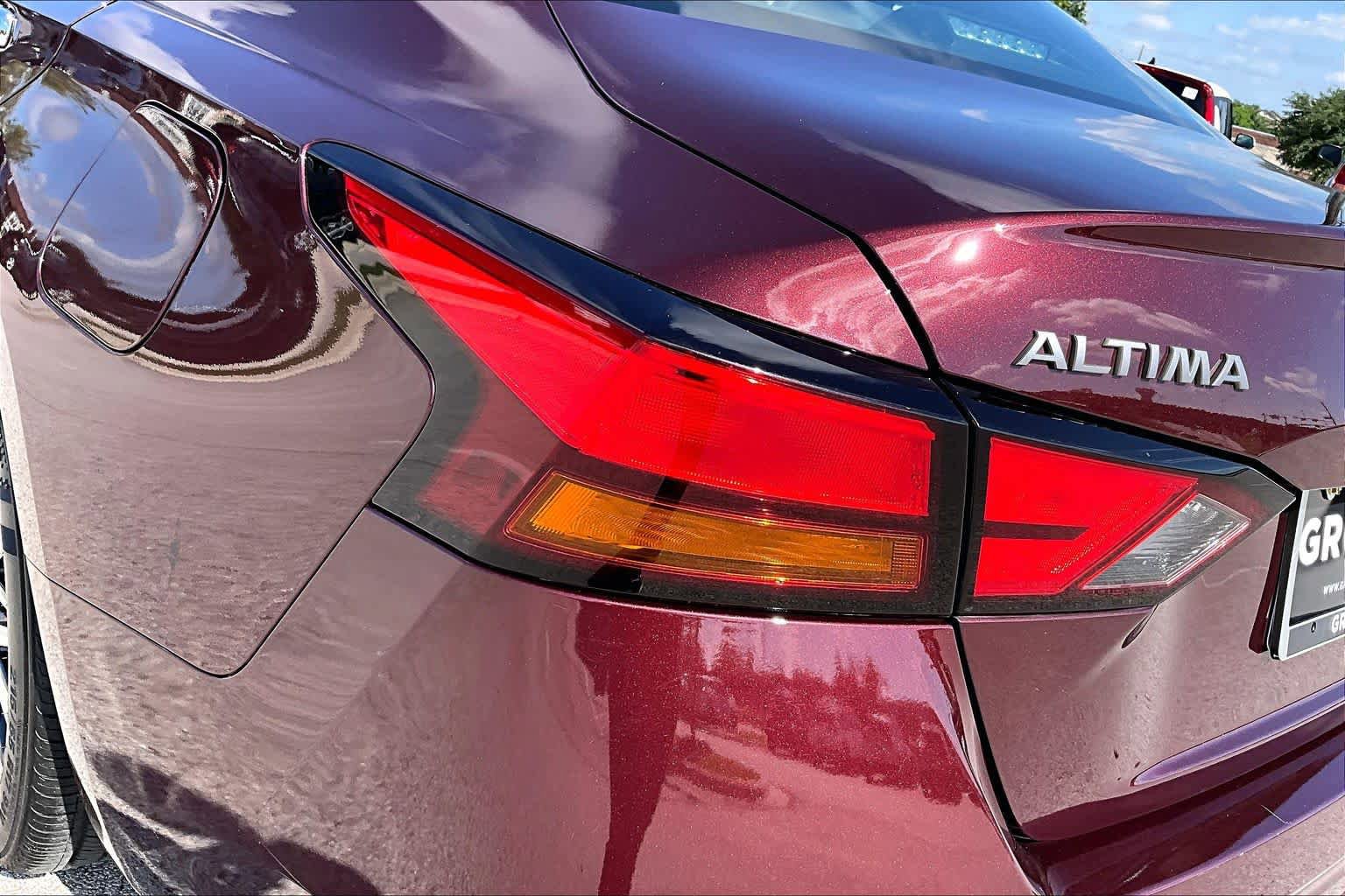 Used 2025 Nissan Altima 2.5 SV FWD image 29