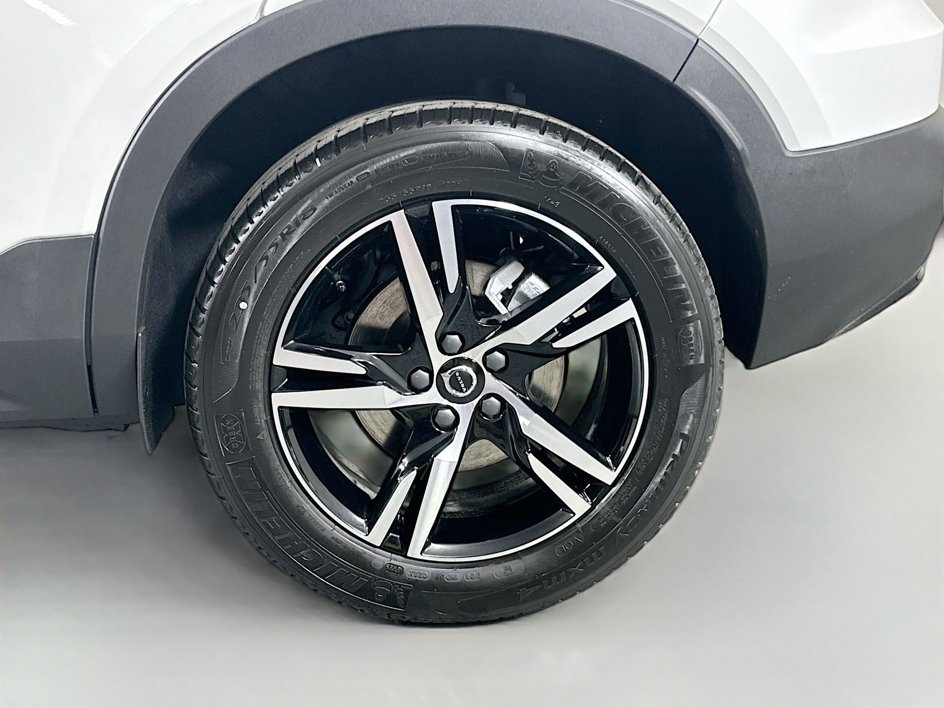 New 2026 Volvo XC40 B4 Core image 30
