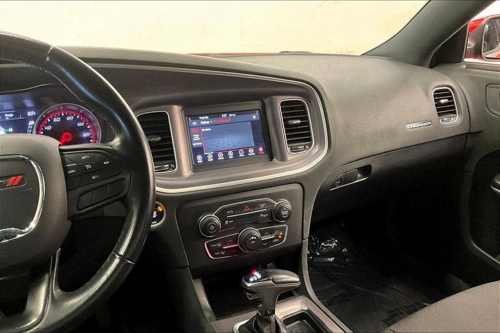 Used 2022 Dodge Charger SXT RWD image 5