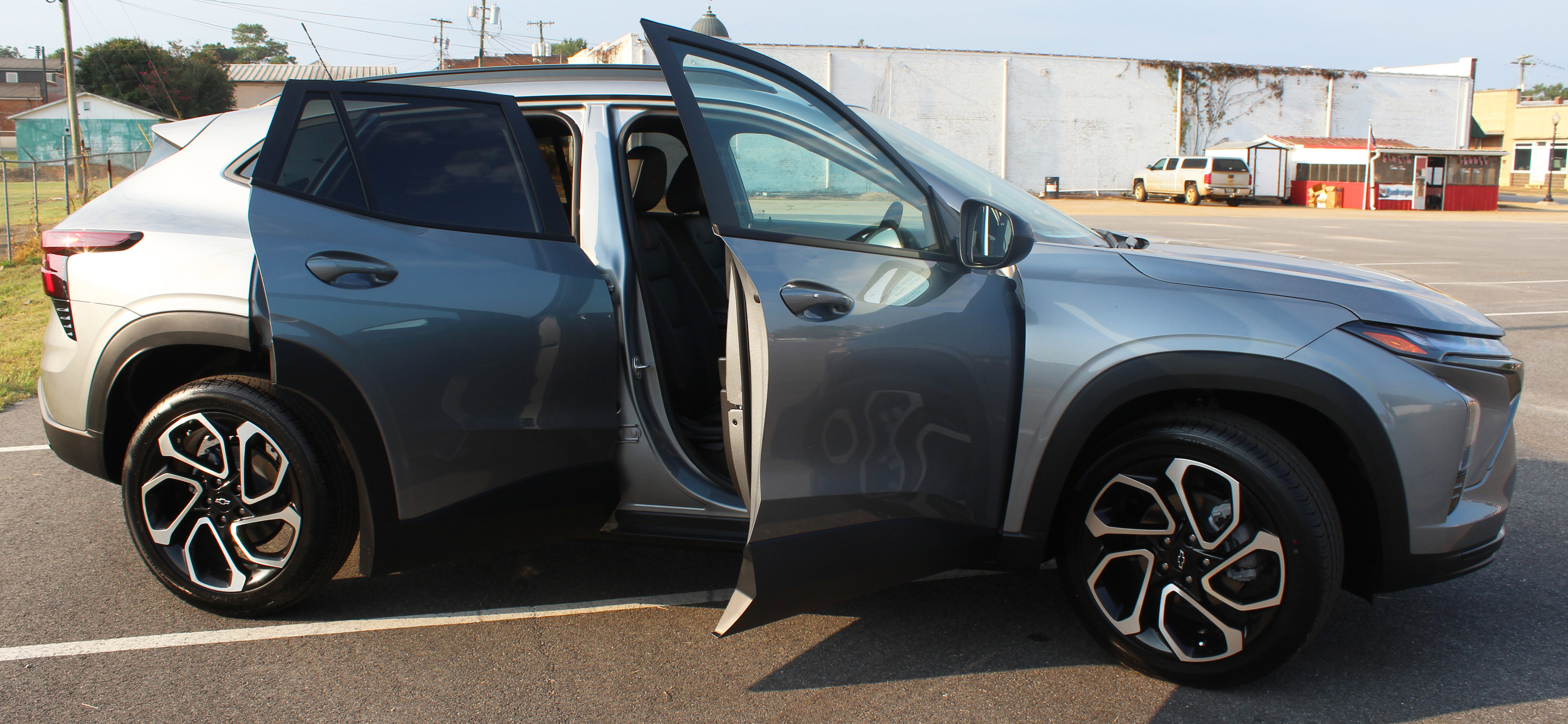 New 2025 Chevrolet Trax RS w/ Driver Confidence Package image 9