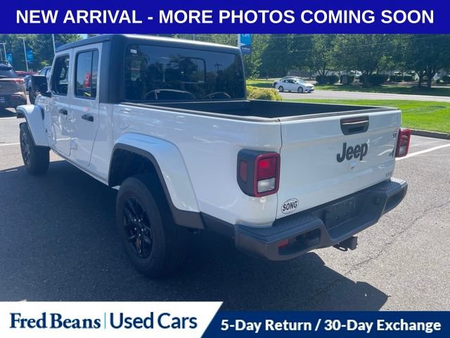 Used 2023 Jeep Gladiator Sport AWD/4WD image 4