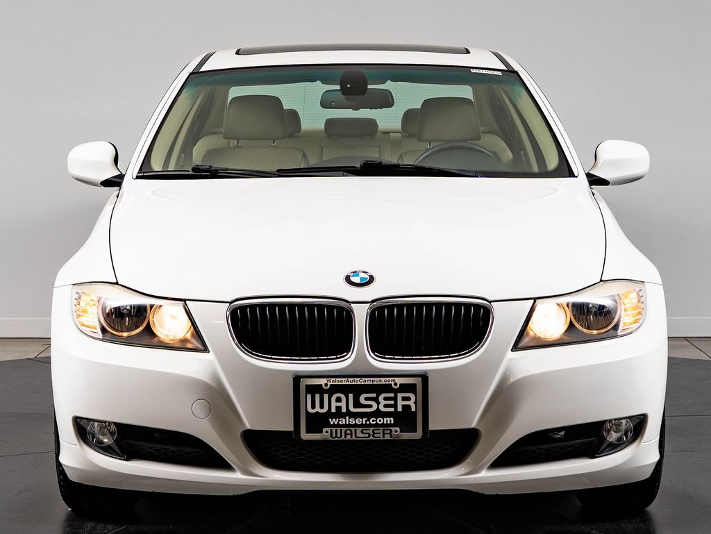 Used 2010 BMW 328i Sedan RWD image 2