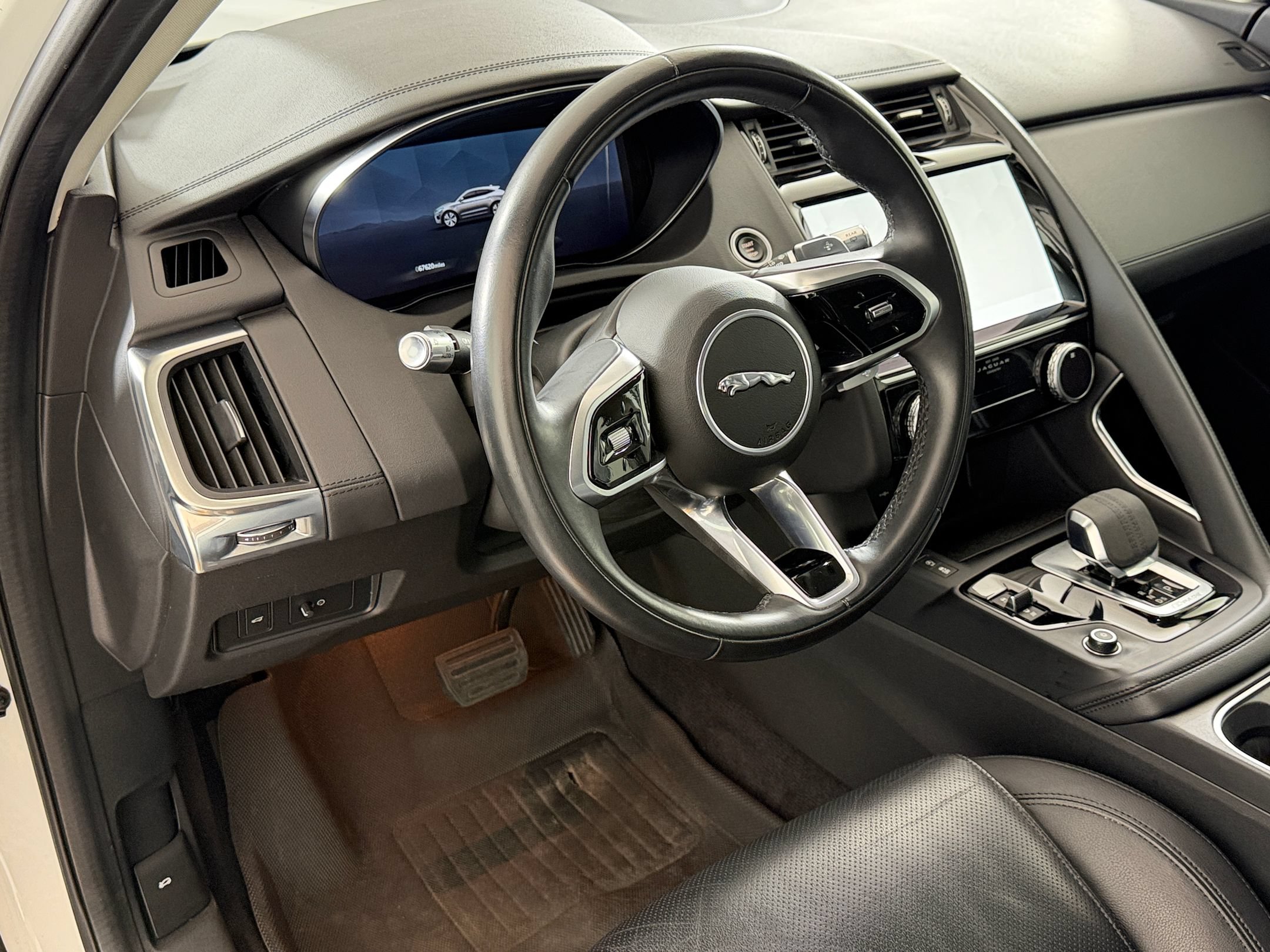 Used 2021 Jaguar E-PACE SE AWD/4WD image 4