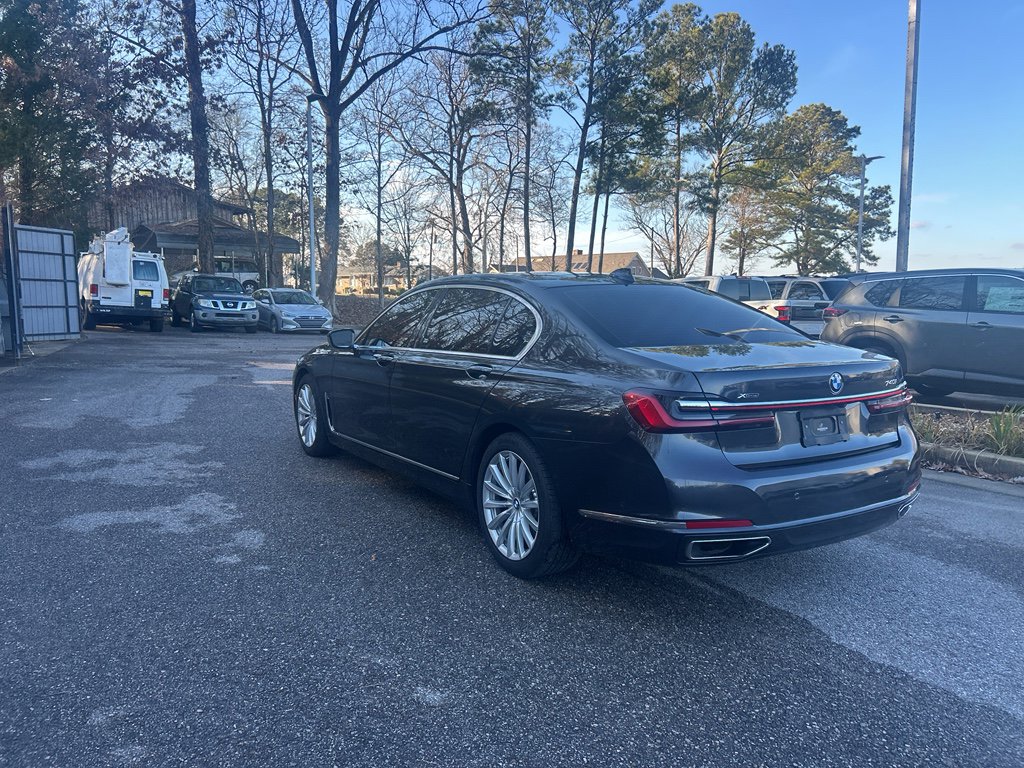 Used 2022 BMW 740i xDrive w/ Premium Package image 5