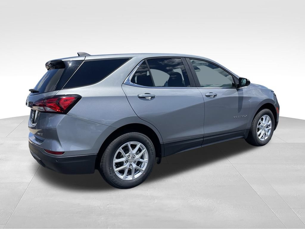 Used 2024 Chevrolet Equinox LT AWD/4WD image 4