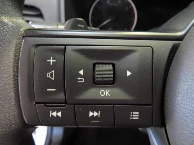 Used 2023 Nissan Rogue S image 18