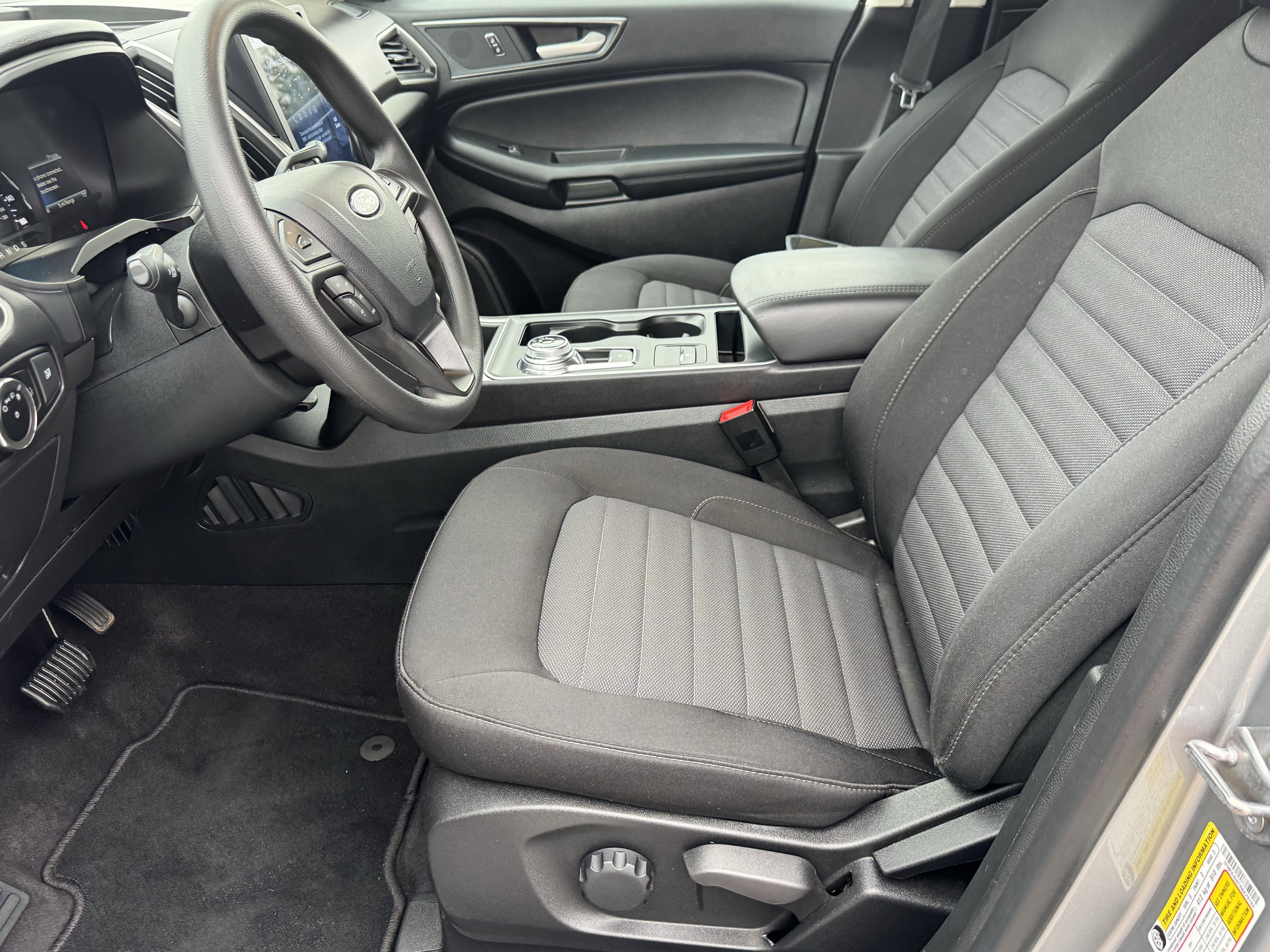 Used 2024 Ford Edge SE image 10