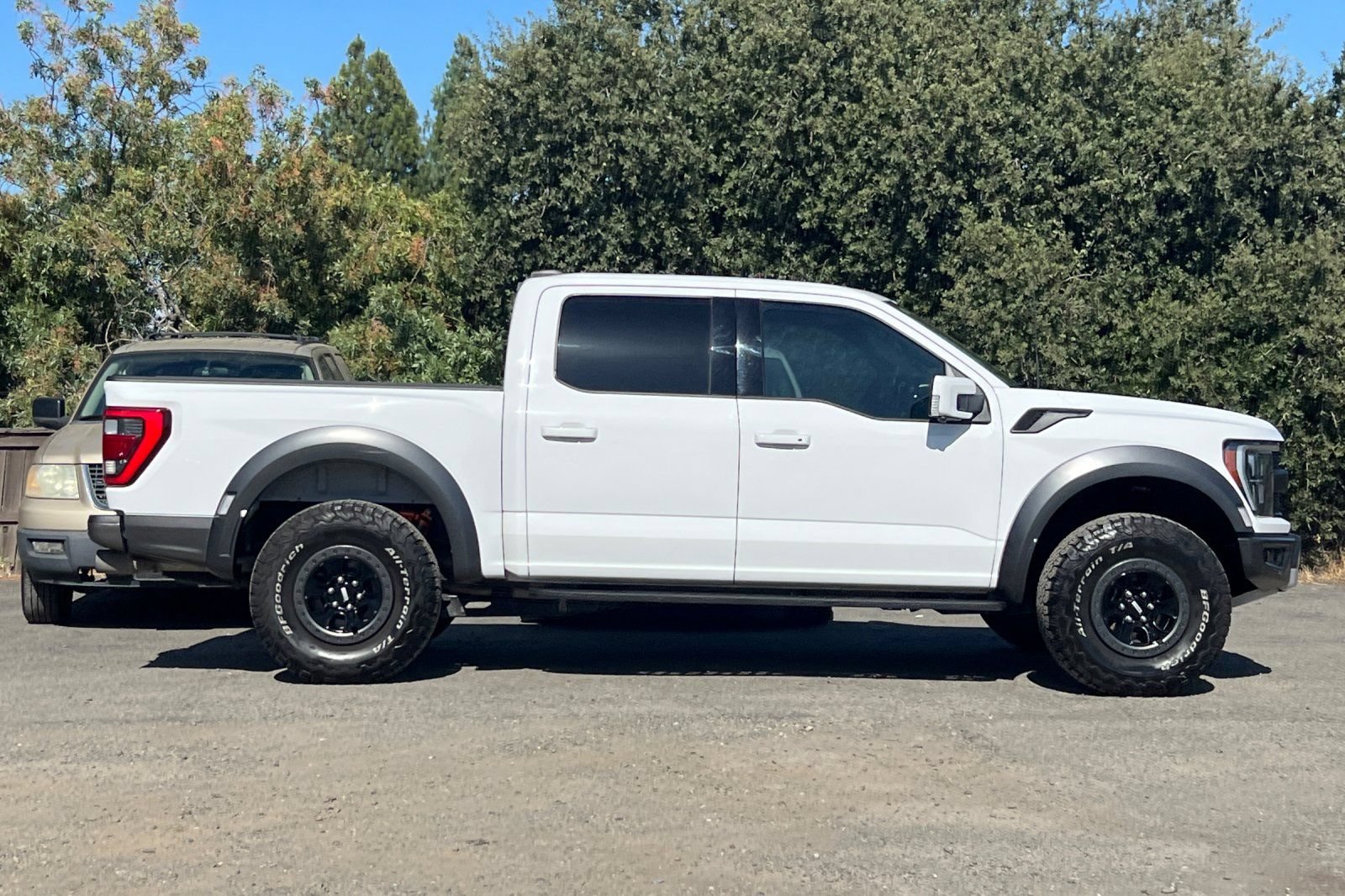 Certified 2023 Ford F150 Raptor w/ Raptor Carbon Fiber Package AWD/4WD image 3